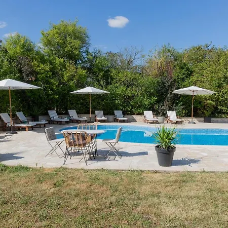 Vila La Cour De Husson *